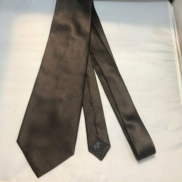 #1498 VAN HEUSEN CHOCOLATE BROWN SILK NECKTIE 59X4 - Picture 1 of 5